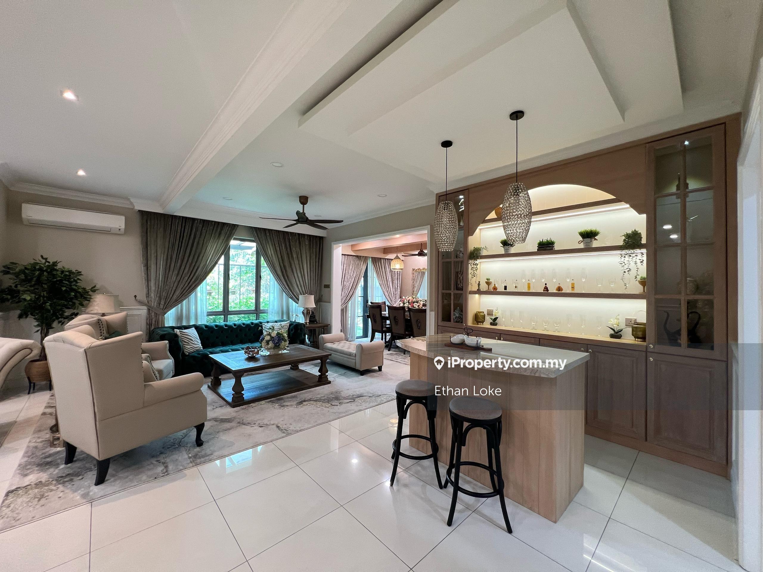 Semi D, Fully renovated, Private lift