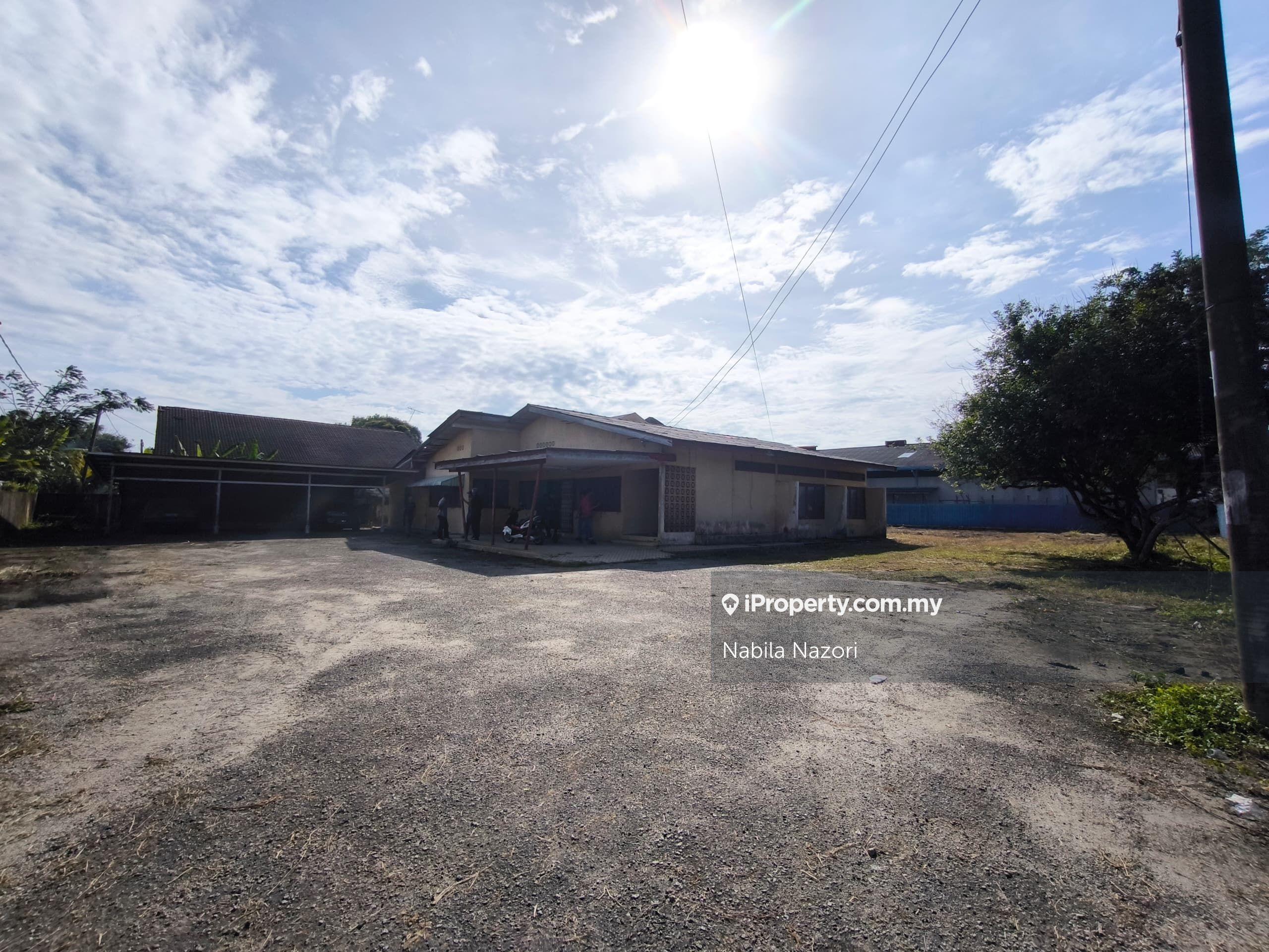 Rumah Banglo Klasik Luas untuk Dijual @ Lundang, Kota Bharu