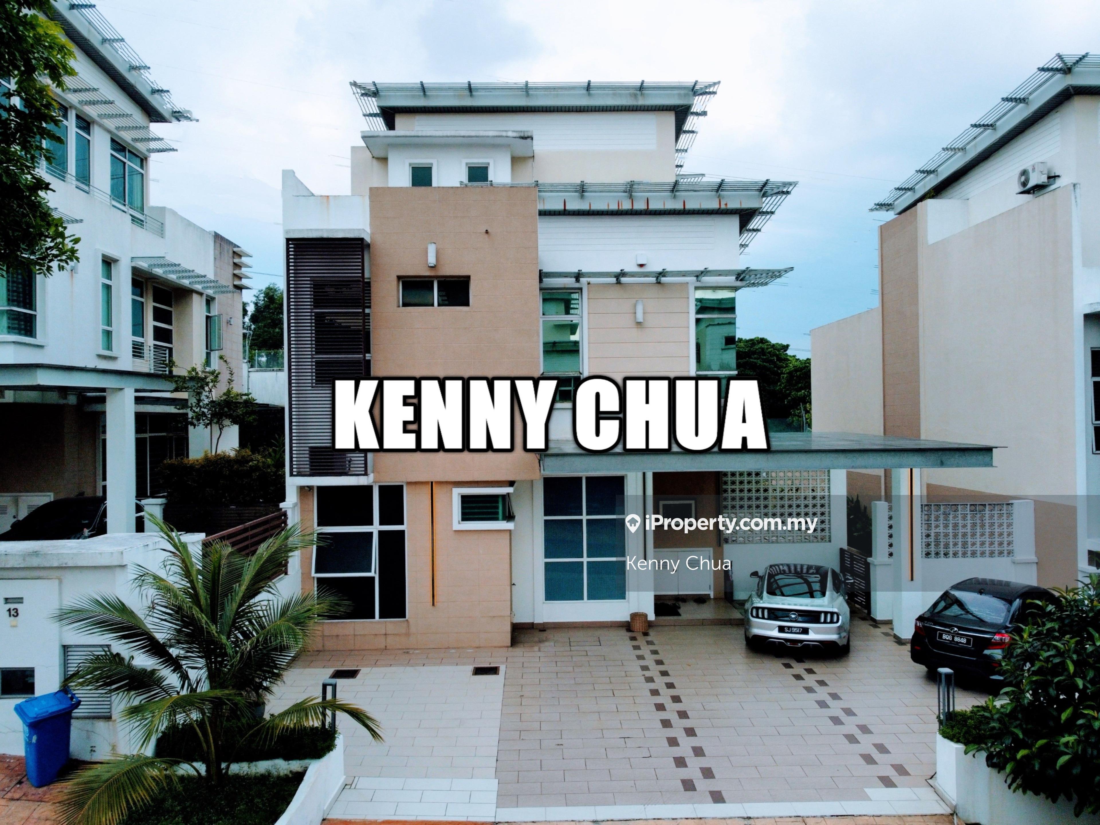 Well Renovated 3-Story Zero Lot Bungalow