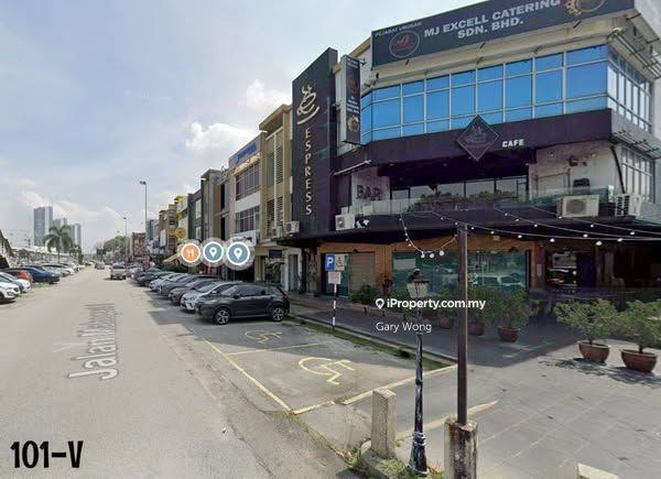 Facing Main Road Jln Mahogani Bandar Botanic 1st Floor Office for Rent