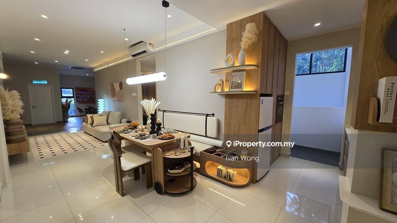 Next to Mid Valley , Ownstay and Investment , High Return