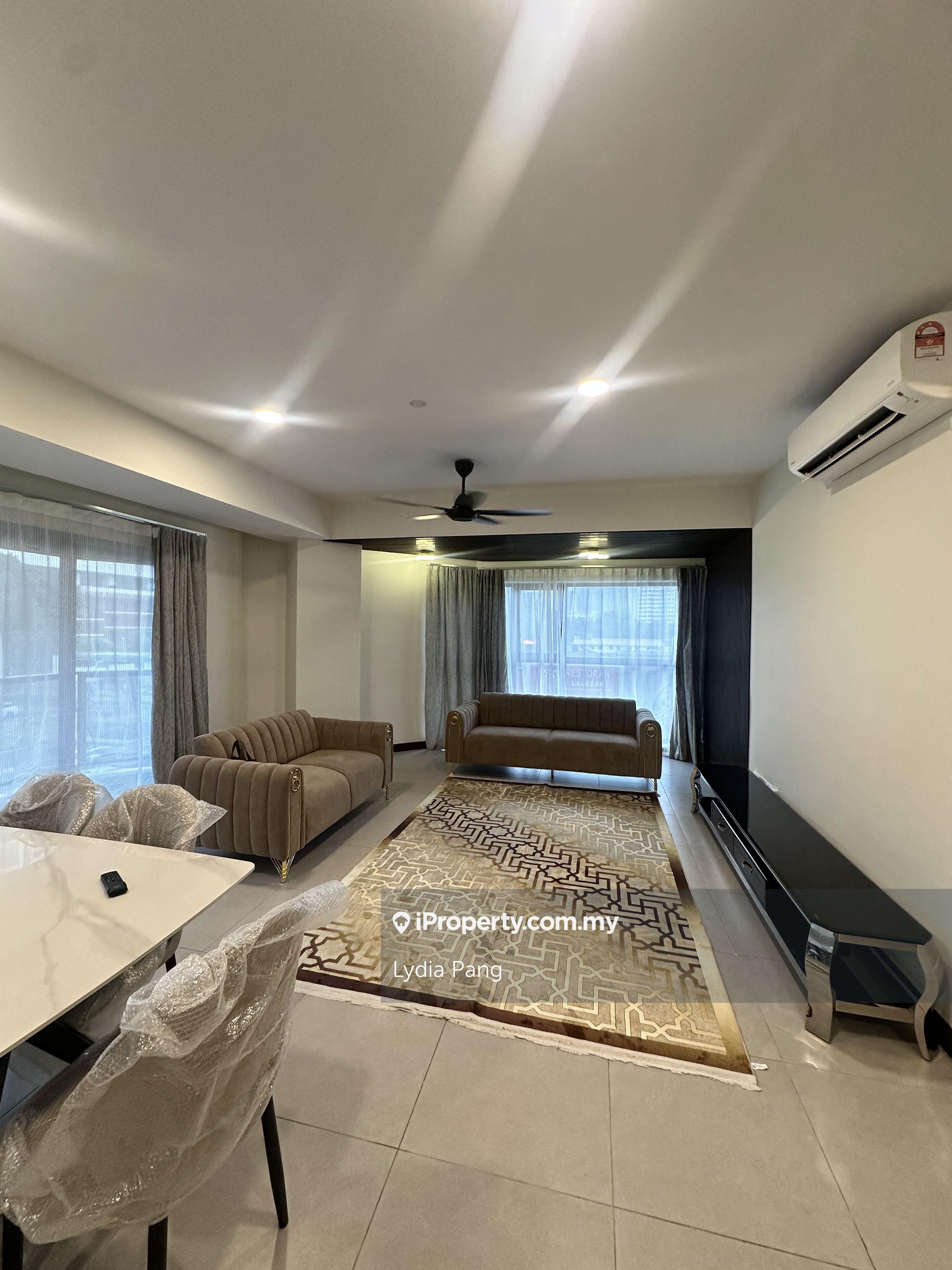Atrium Spacious Unit 3 Rooms Fully Furnished
