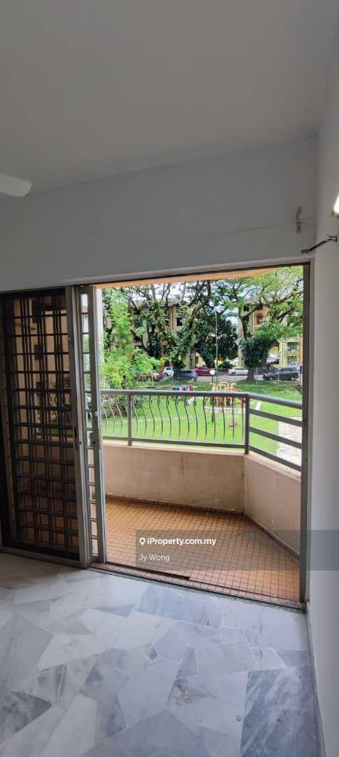 1st Floor 926sf