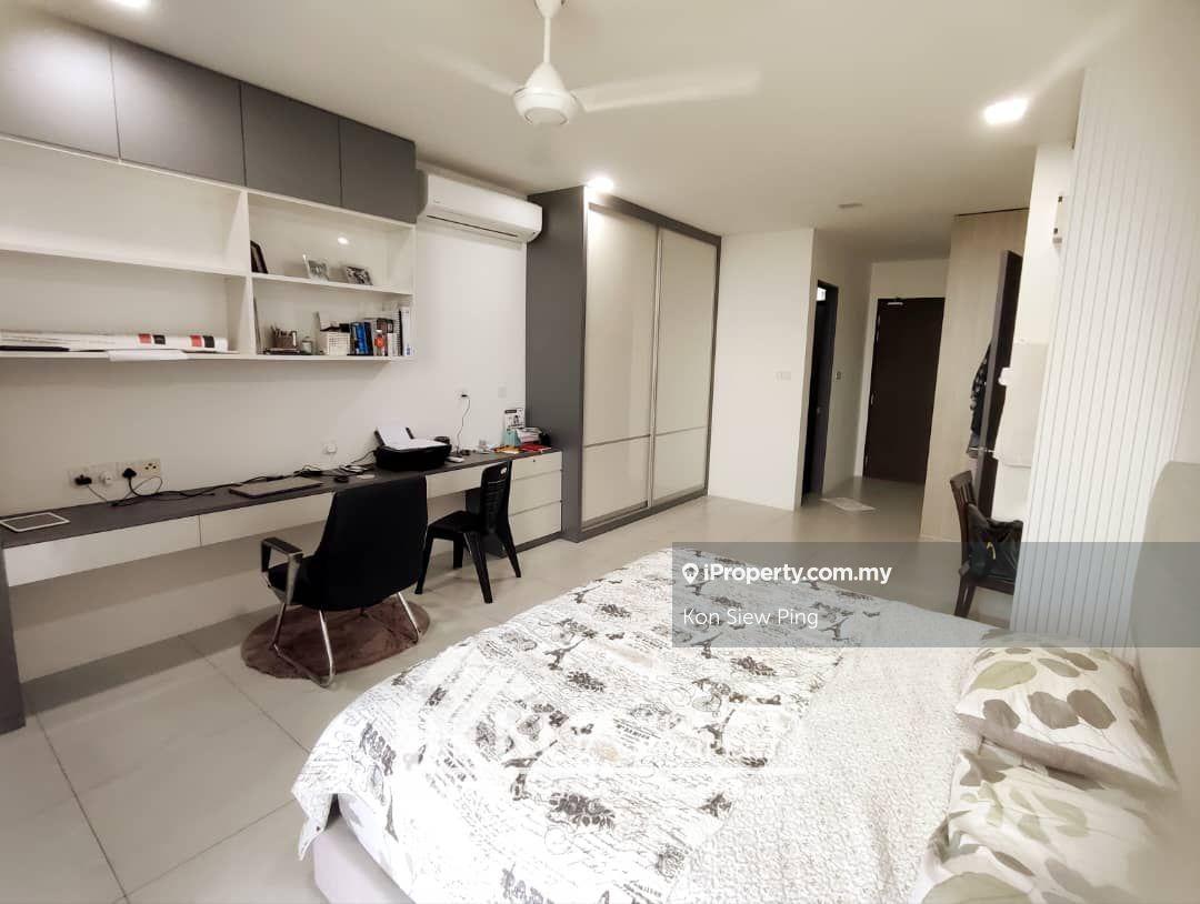 Podium Apartment For Rent!