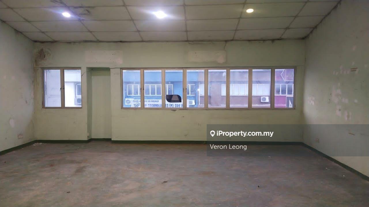 1.5 storey at very high demand USJ 1 industry area  