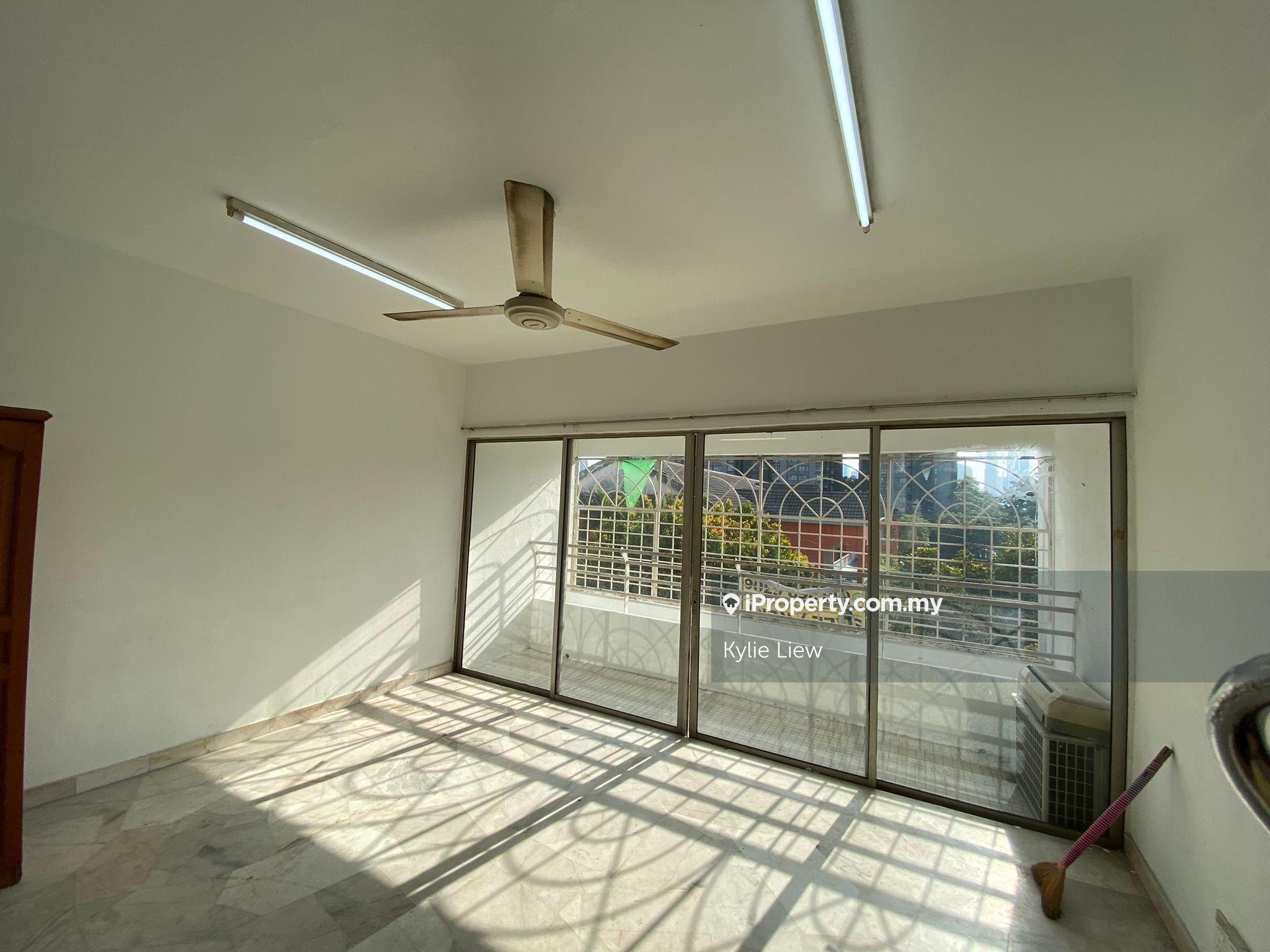 Baiduri G, Walk up Apartment 