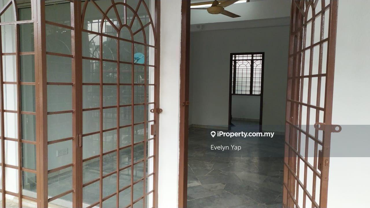 Double Storey House Putra Perdana Puchong 4 Rooms