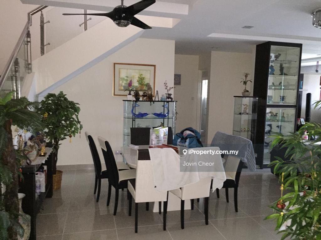 8 Petaling Penthouse Fully Furnished