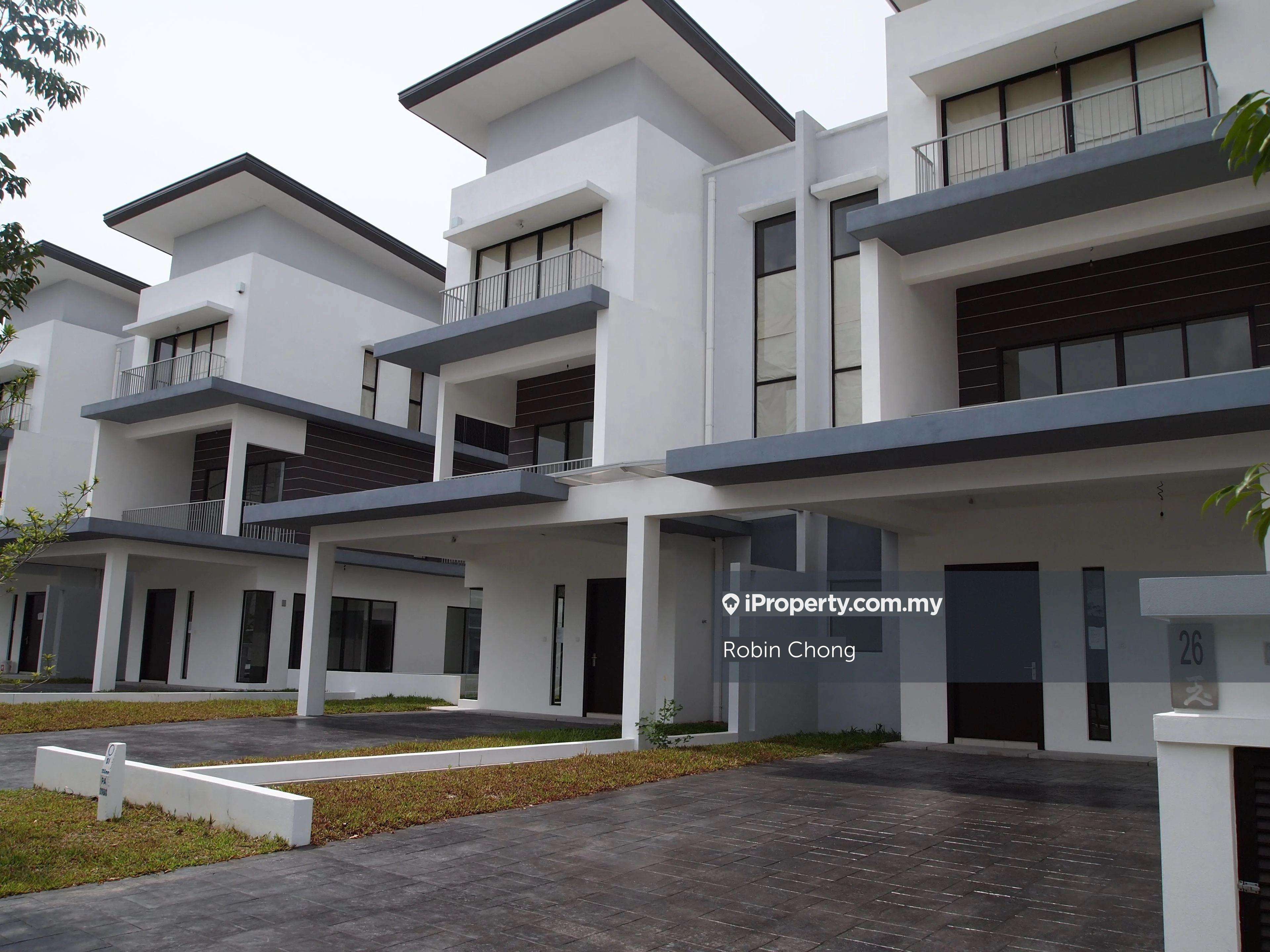 Kajang Jade hill 3 Sty Semi d house for auction