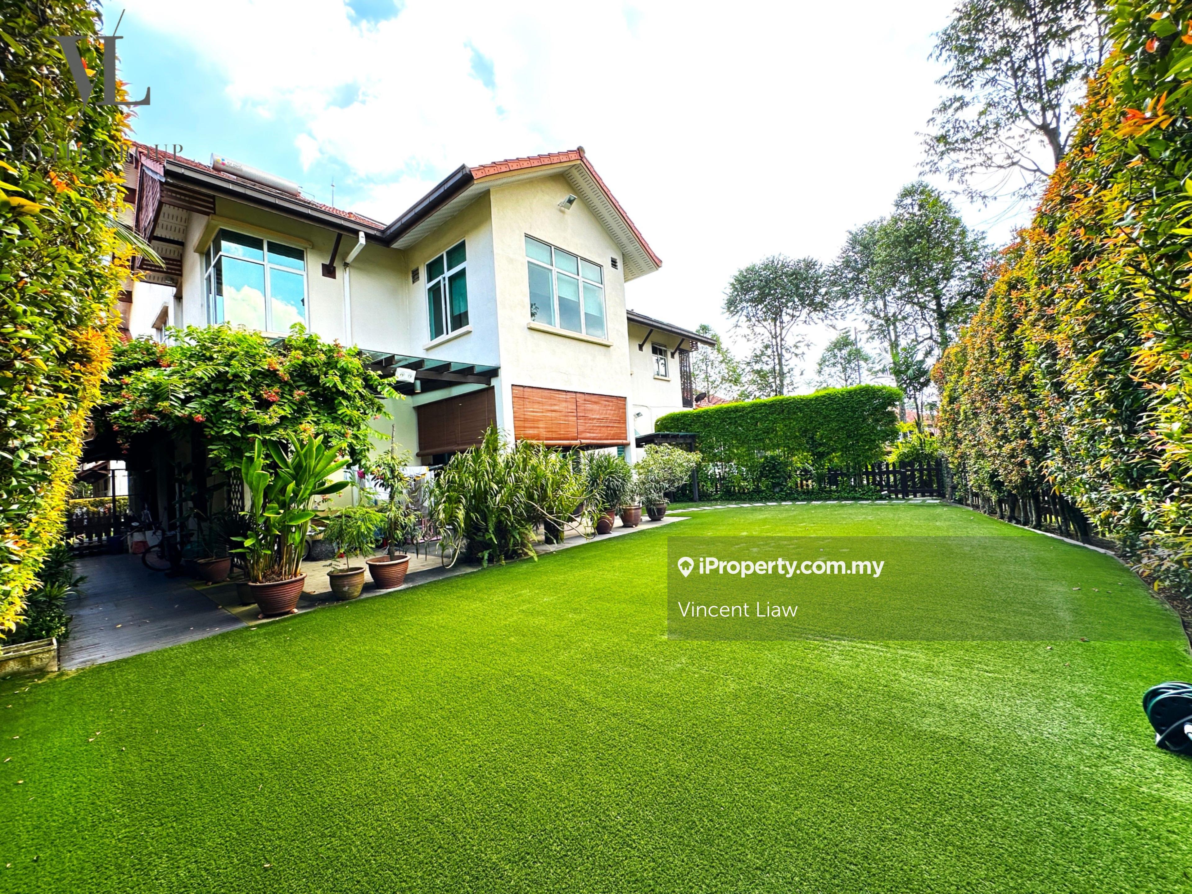 Corner Semi-D with Huge Side Land (Freehold)