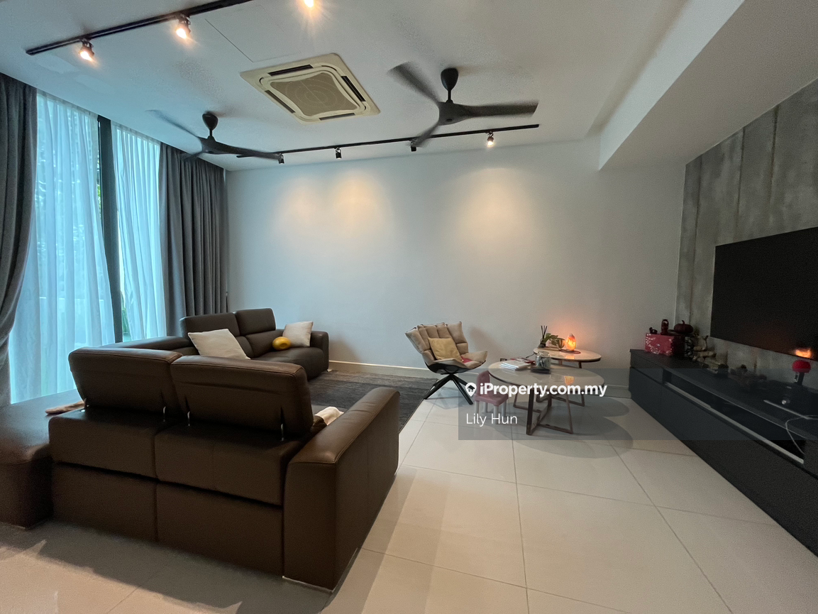 Courtyard Landed Garden View Villa With Private Lift house for Sale