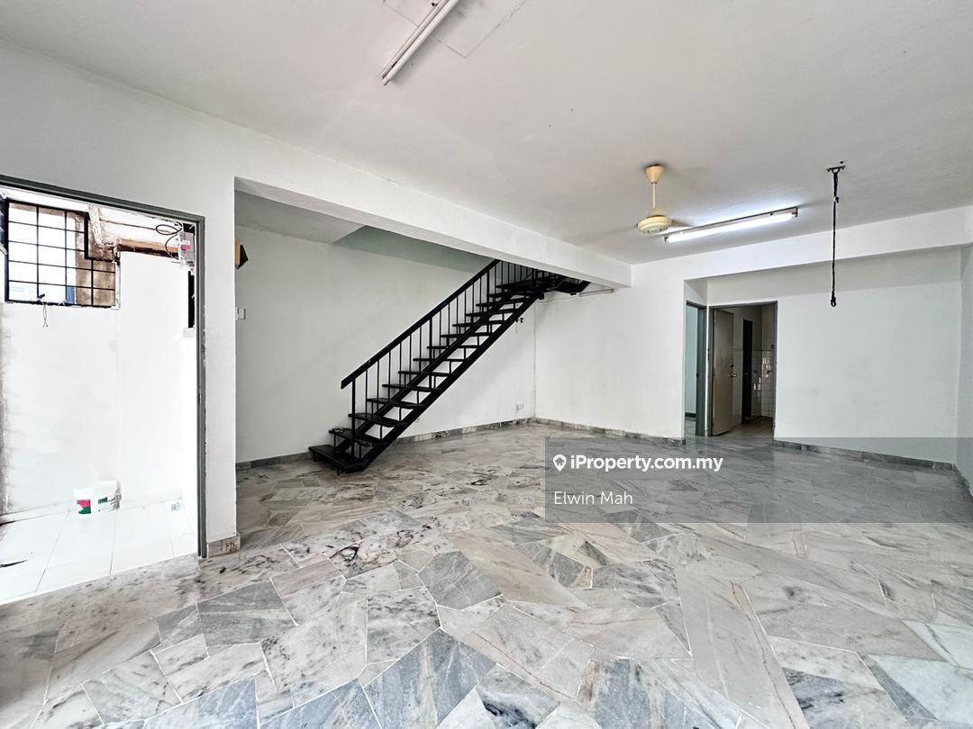 Well Kept 2 Storey Terrace At Desa 4 Bandar Country Homes For Sale