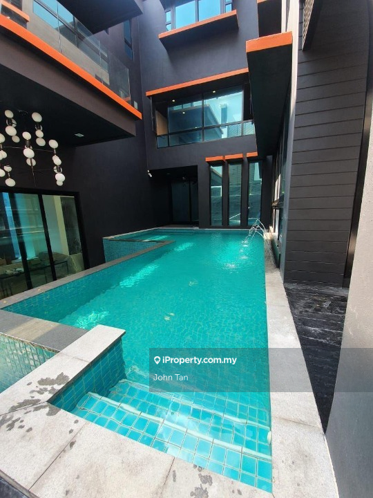 Comes with lift, fully furnished and swimming pool