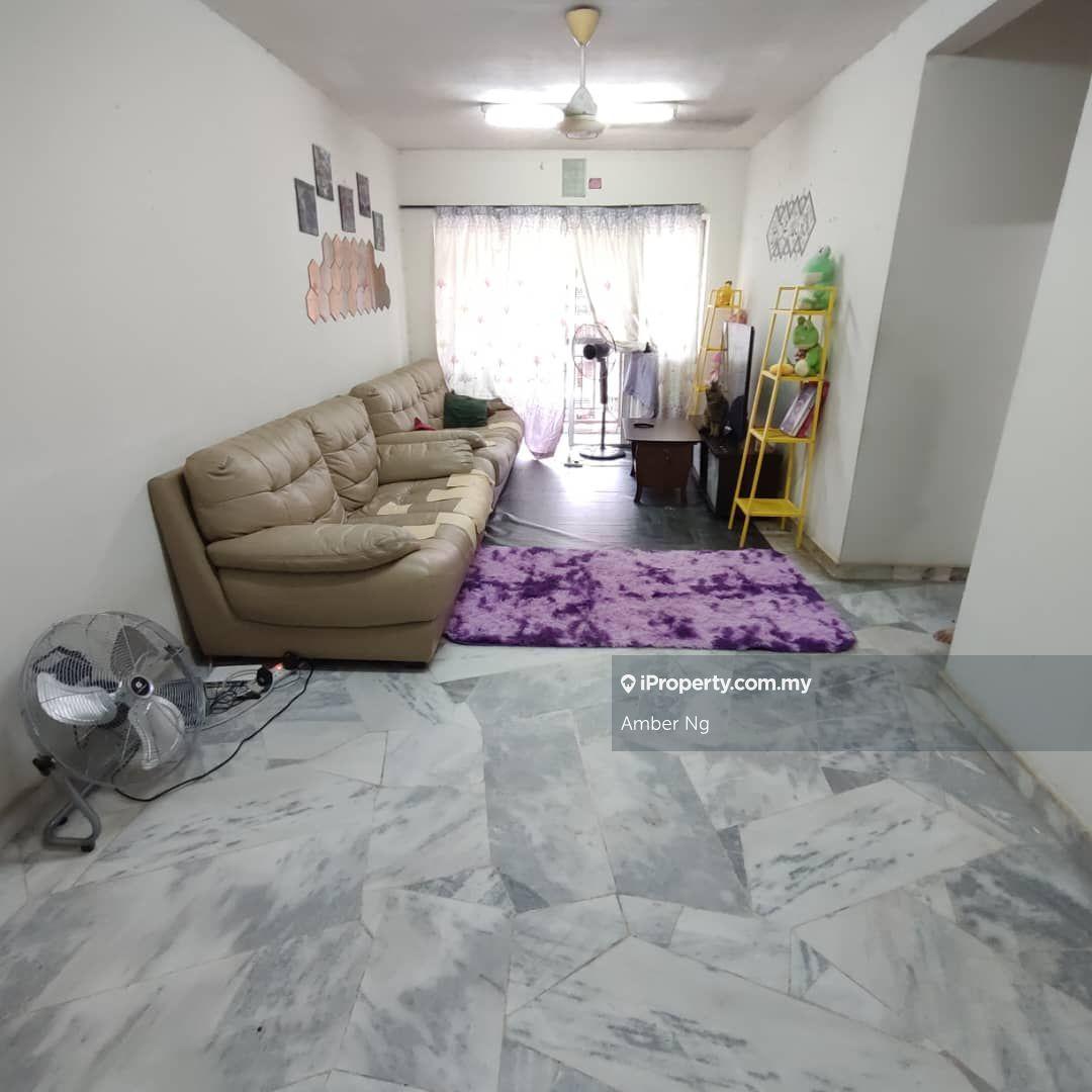 Genting Court Condo Middle Floor 3rooms Facing Swimming pool
