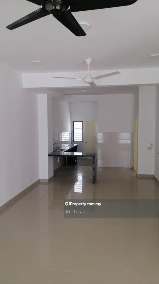 Terrace house for Sale