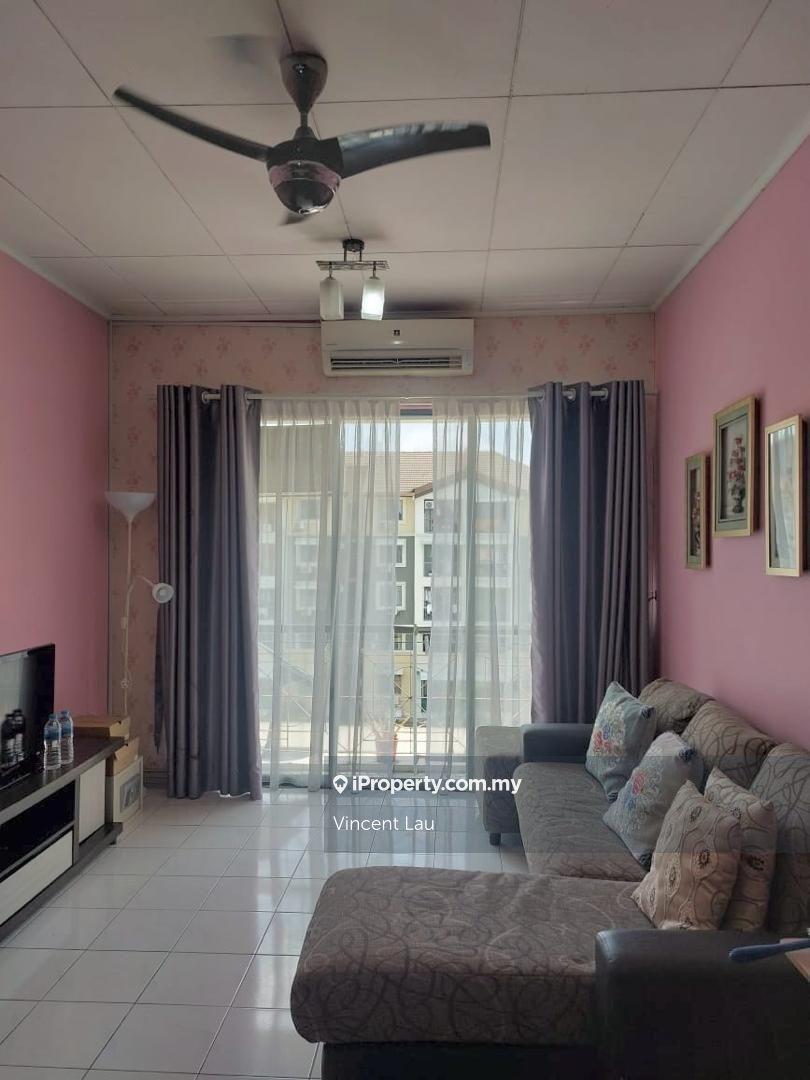 Freehold Well Maintain Renovated Partial Furnished with Nice View