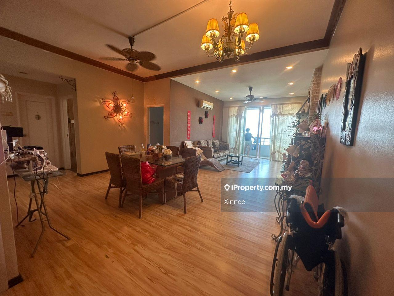 Fully Renovated Bayswater 1313sf Move In Condition Sea View