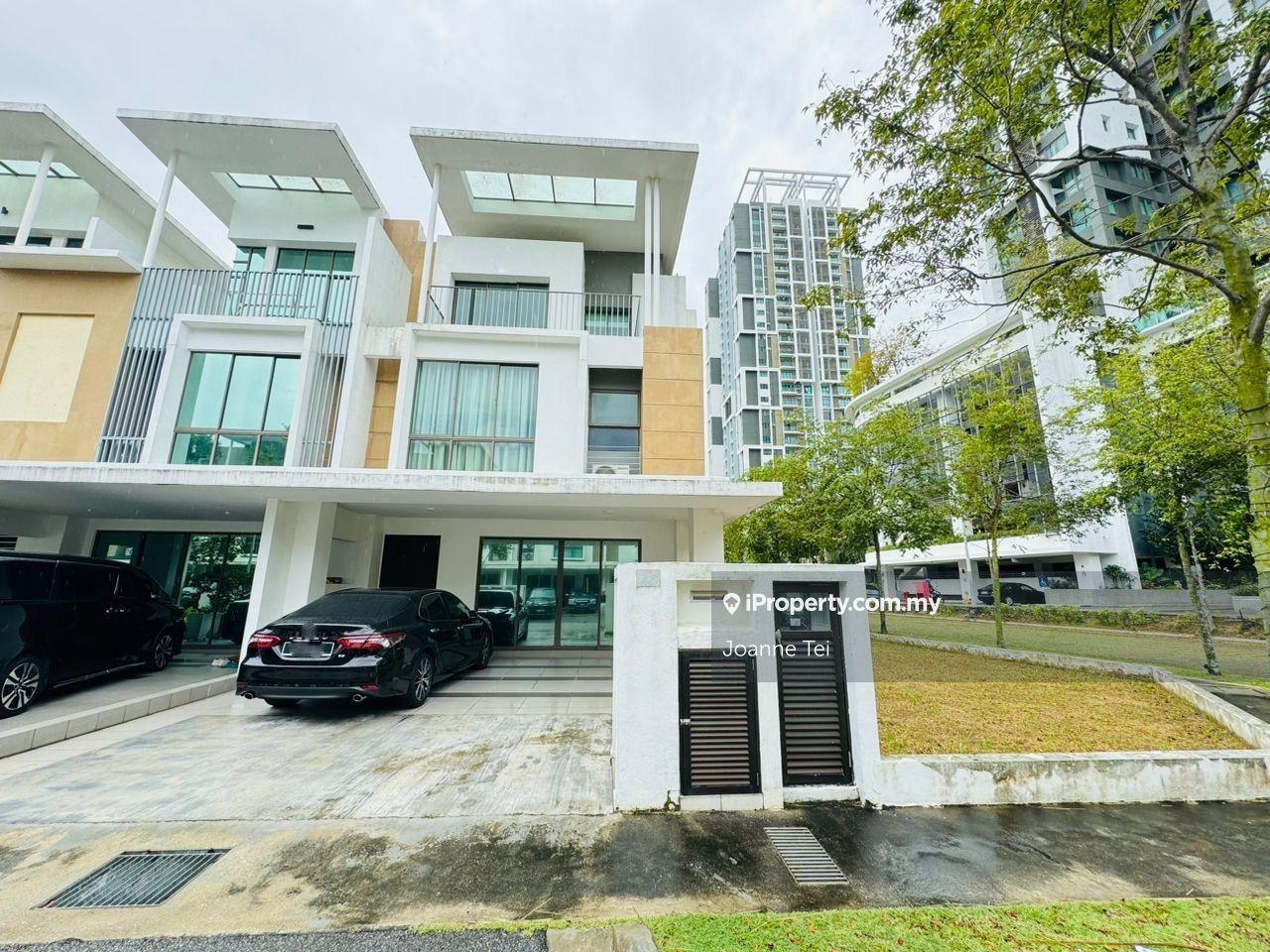 Freehold 3 storey corner for sale