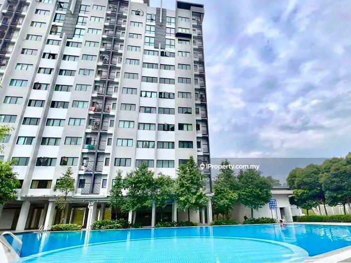 Under Bank Value! Renovated & Well Kept unit For Sales! Call me now!