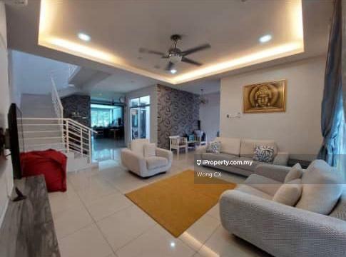 Terrace house for Sale