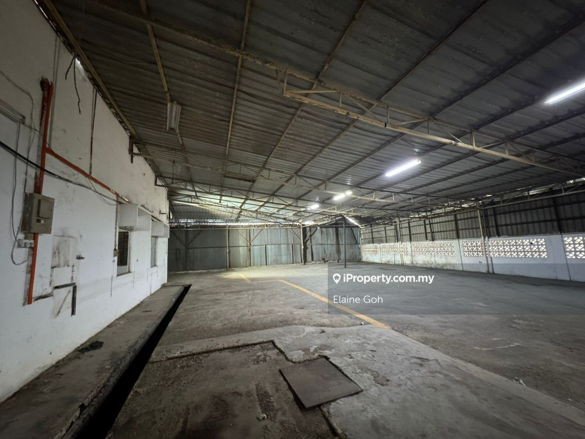 Kota Puteri Jalan Cenderai 1.5 Storey Semid Factory Corner Full Extend