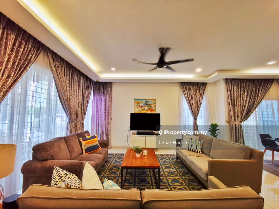 Fully Renovated 2.5 Storey Semi D Perdana Lake View East Cyberjaya