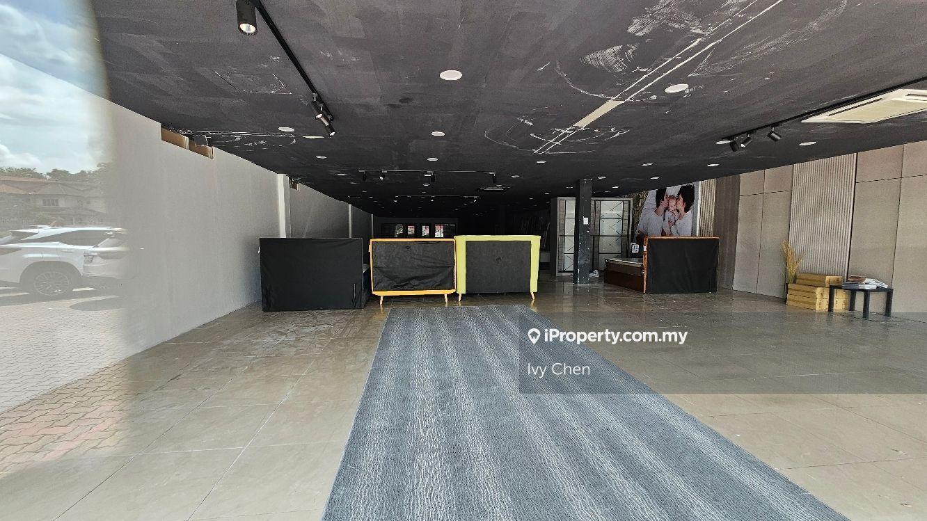 Showroom at Bandar Utama for rent