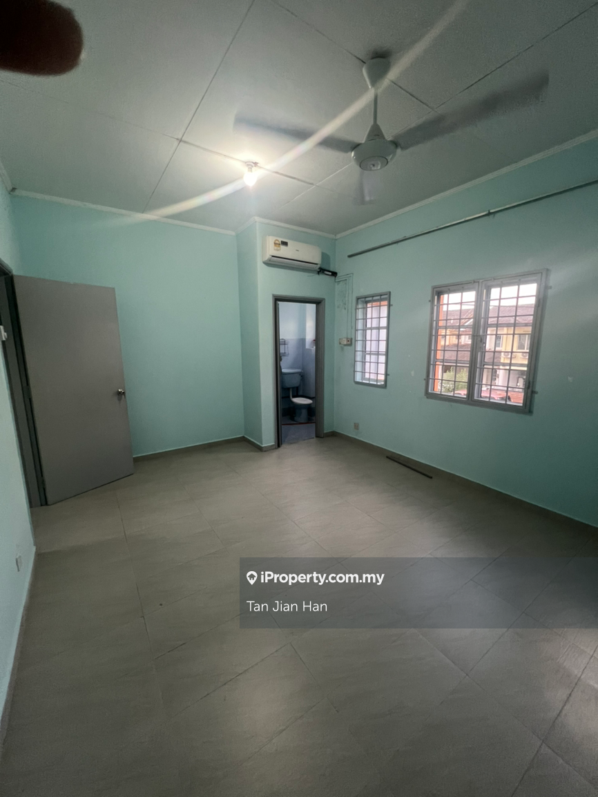 Usj 14 double storey for rent 