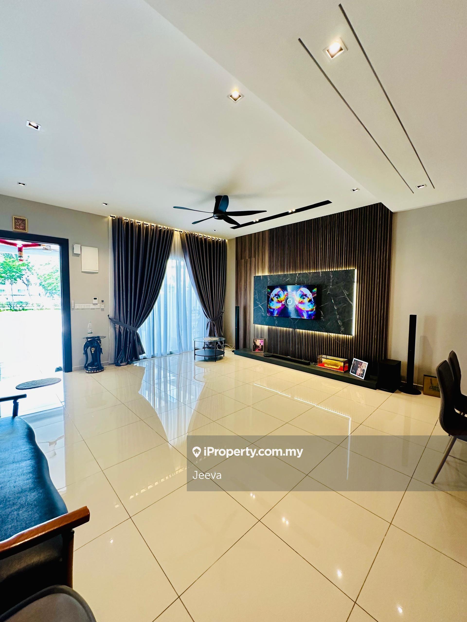 Sale Renovated Double Storey Terrace House Sendayan Facing open area