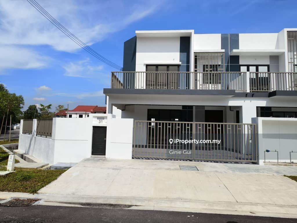 2 Storey Corner Lot for Sales