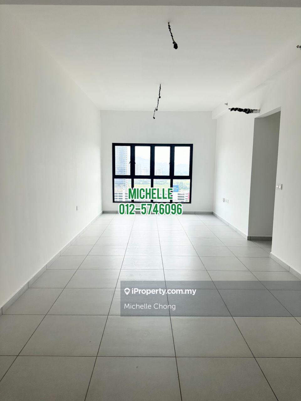 Dualkey 883sqft 3 bedrooms, 2 carparks
