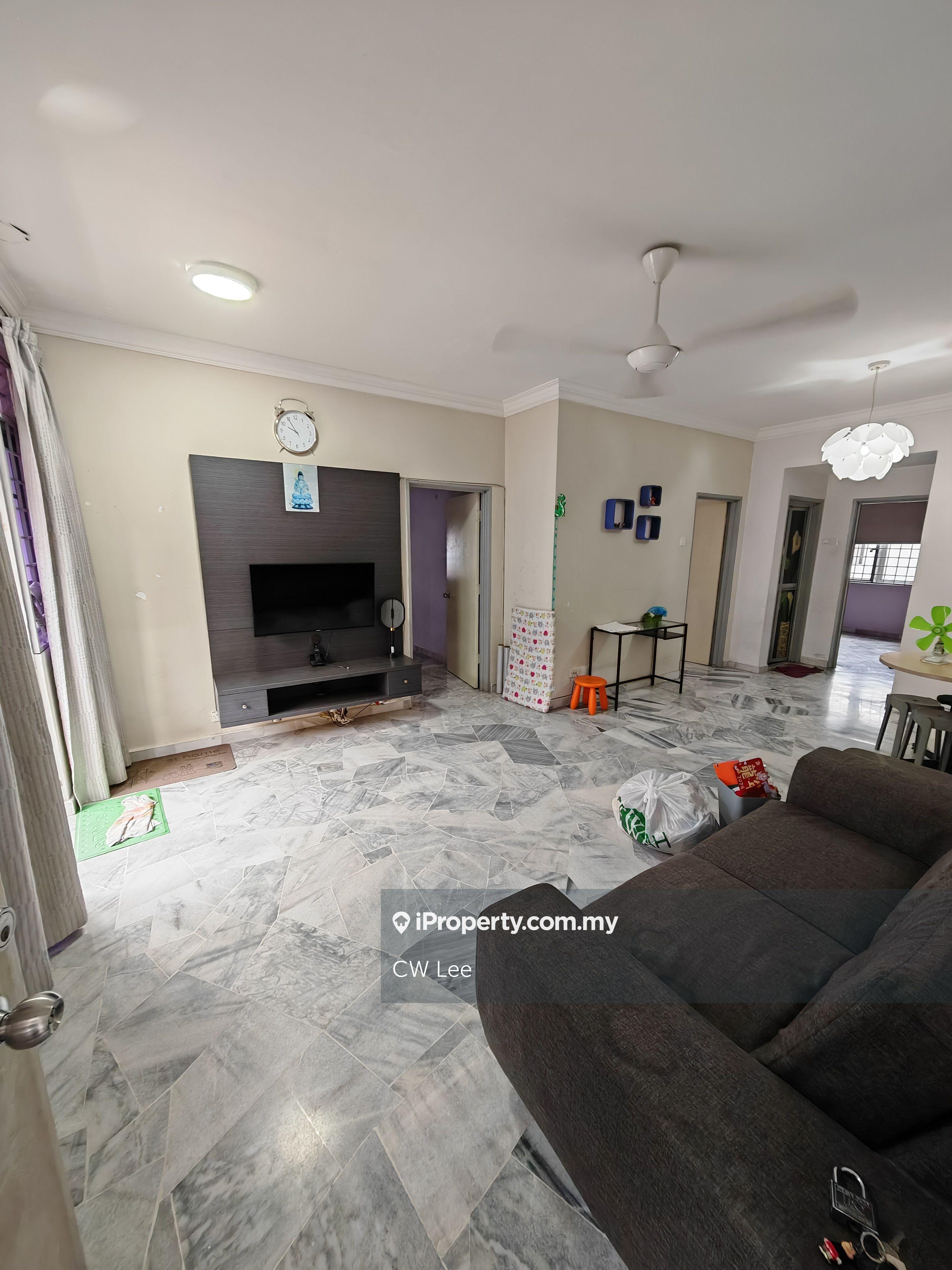 Kesuma Apartment @ Bandar Kinrara for Sale MYR 338k Only!!
