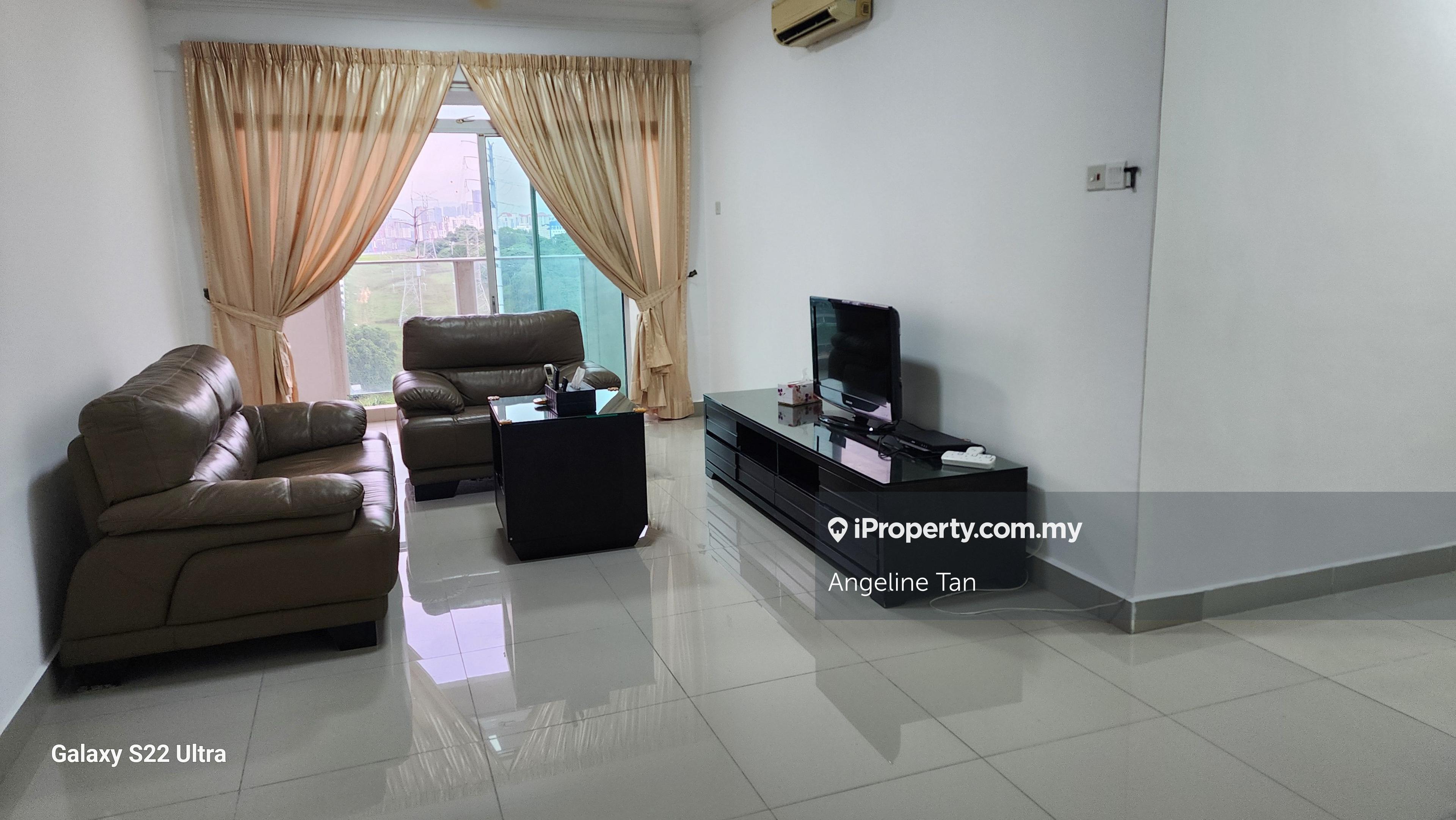 Corner high floor unit with balcony and good view @ Subang Avenue 