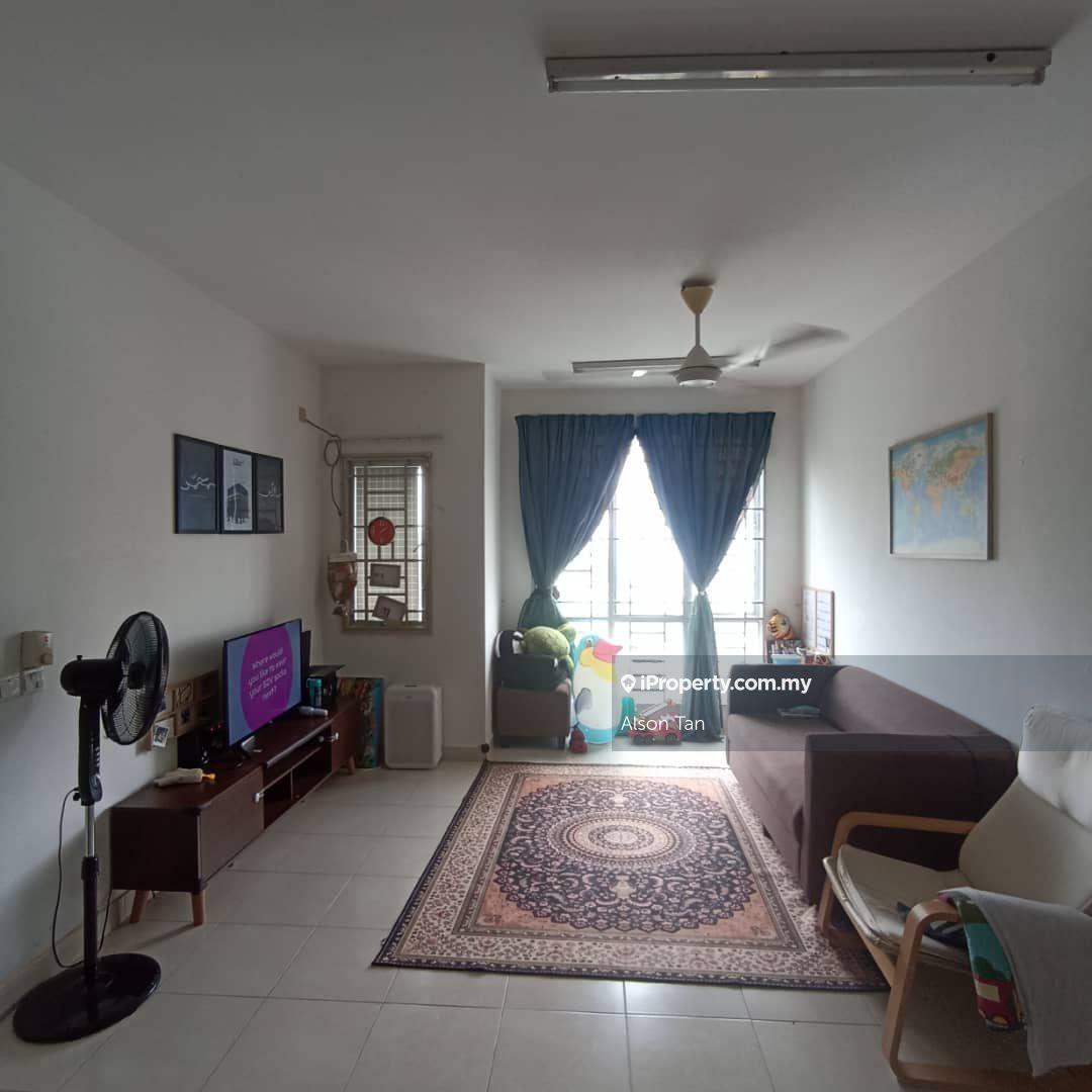 Seri Baiduri Apartment, Setia Alam, With Nice Kitchen Cabinet For Sale