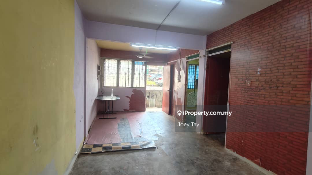 Limited ground floor flat at tun aminah