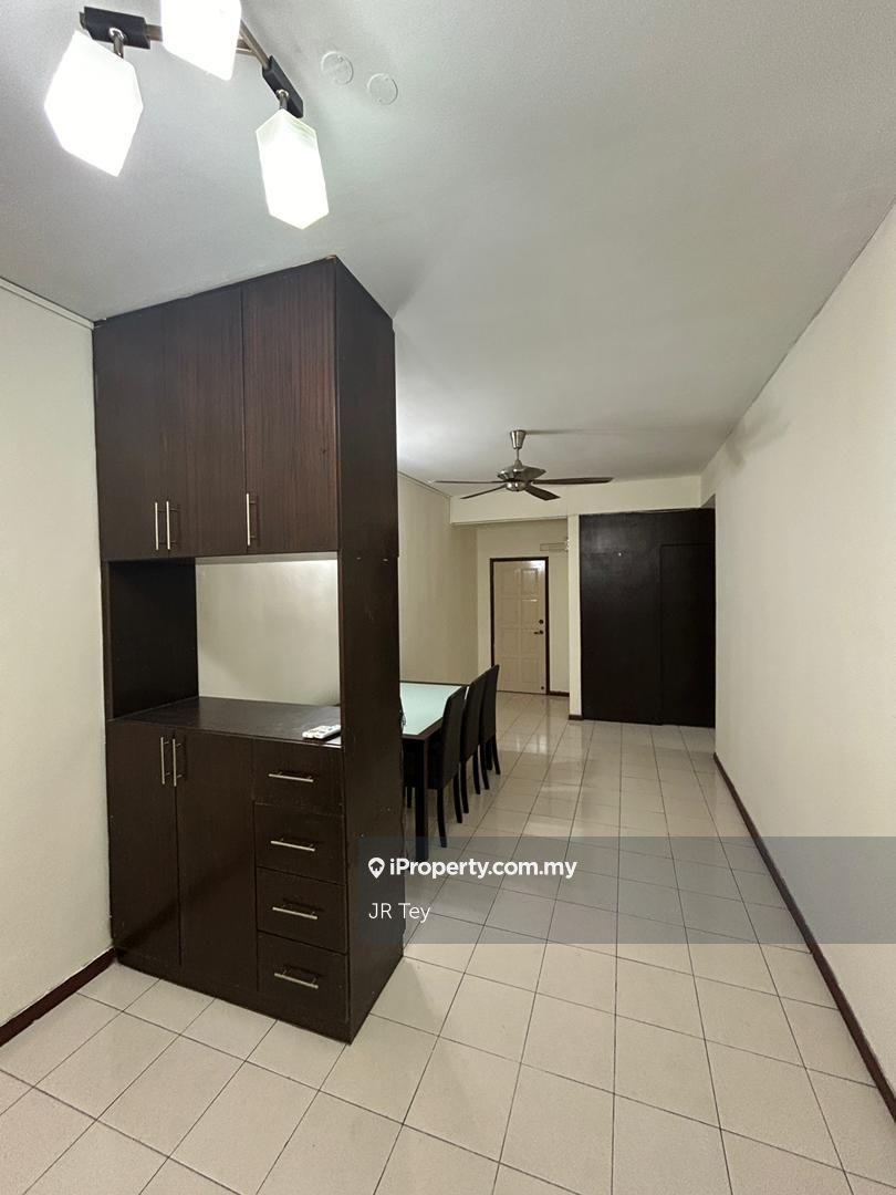 Pool view 1009sf 3 Rooms Partly furnish Puri Aiyu Sek 22 Shah Alam