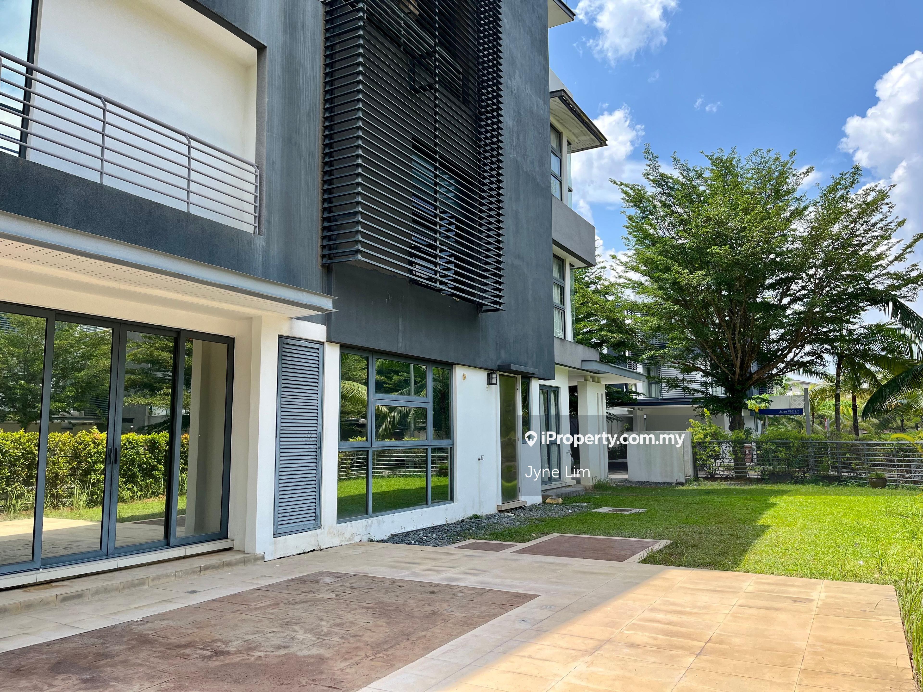 P8sera 3sty freehold part furnished twin villa corner at Putrajaya