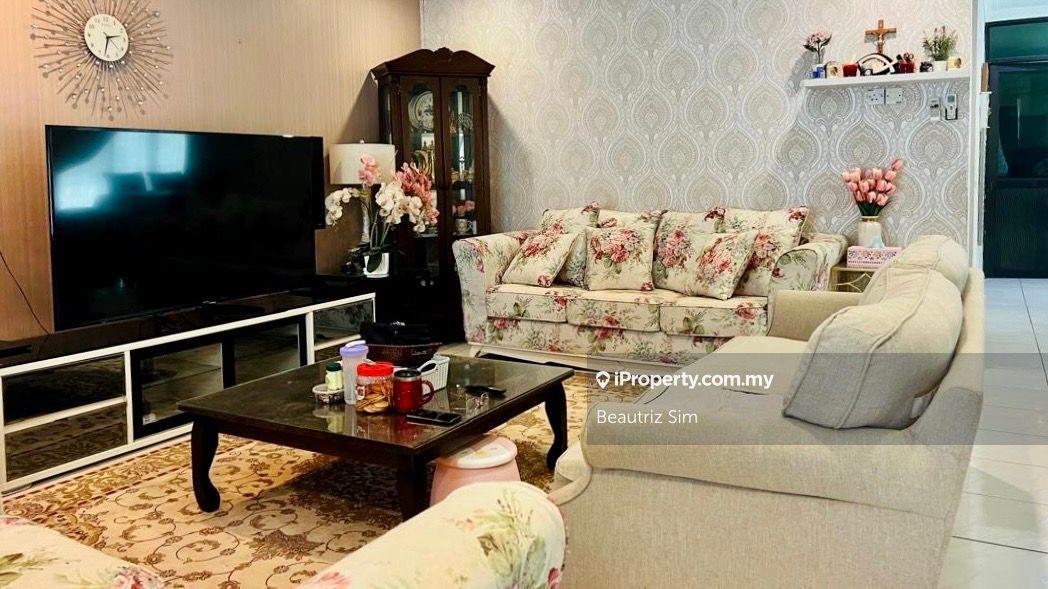 Good Value, Well-maintained Home in a Nice Neighbourhood