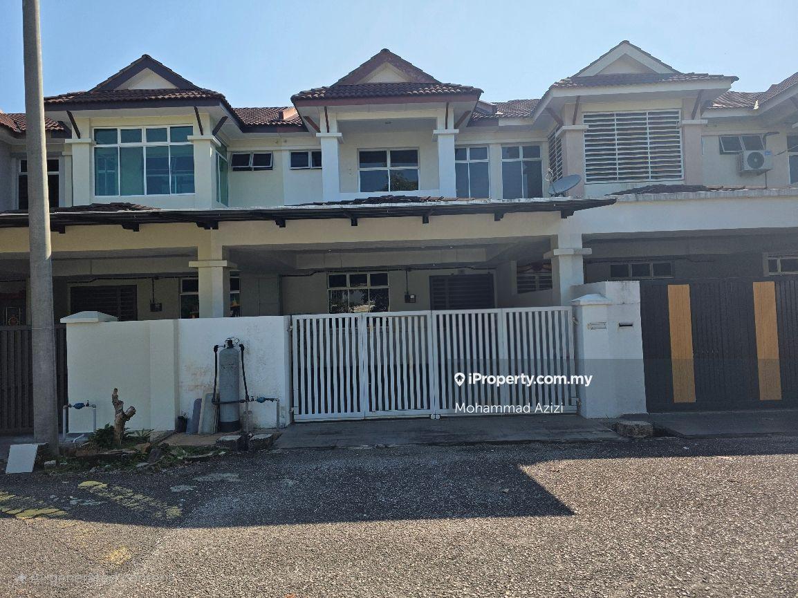 Teres 2 tingkat taman shahzan fully renovated open facing Freehold