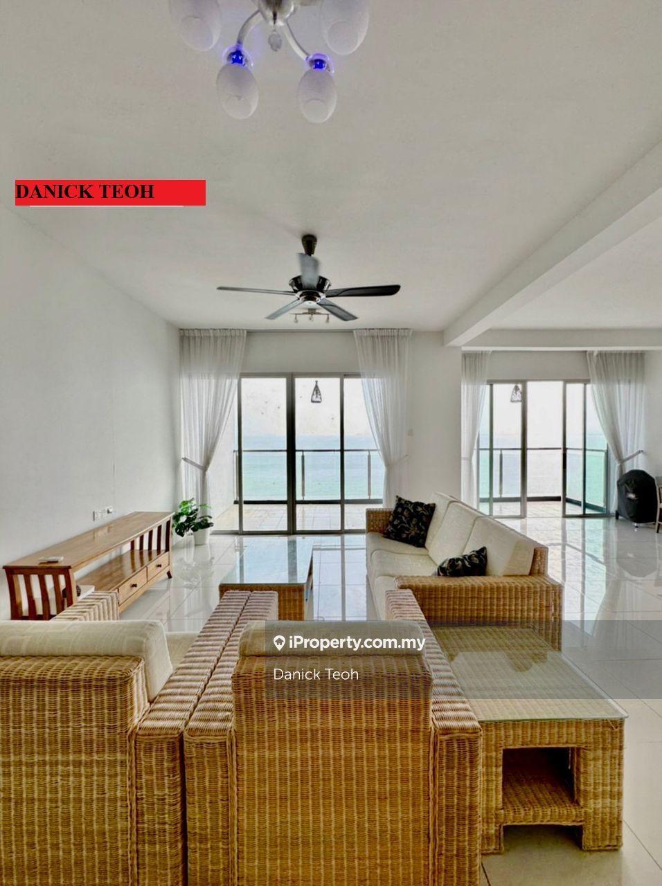 10 Island Resort 2500sf Condominium Seaview Located in Batu Ferringhi