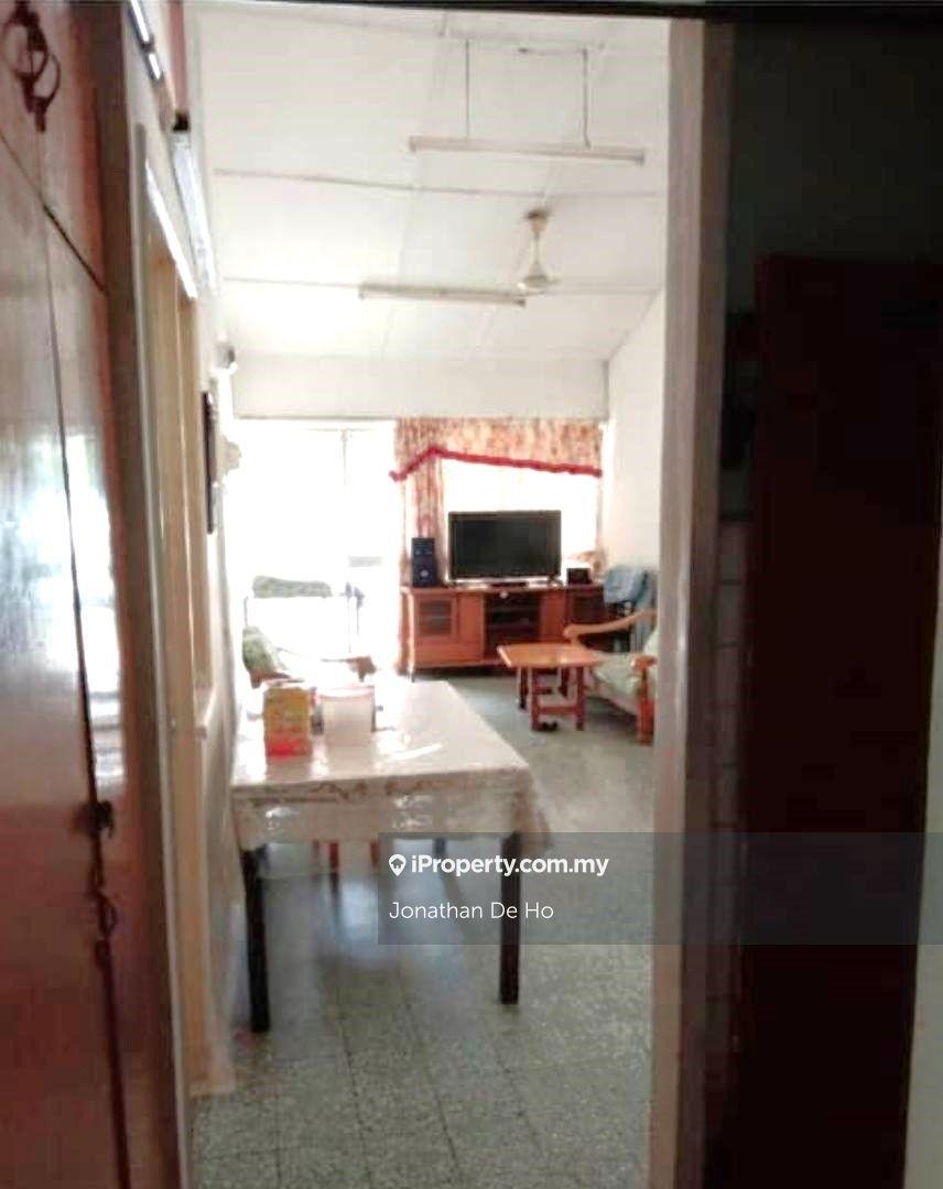 Nice well maintain Single Storey Opposite No House 