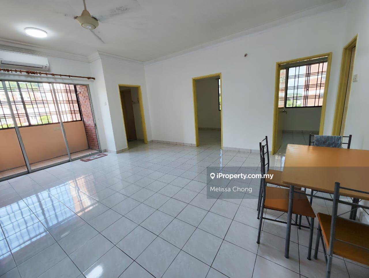 Green Acre Park Condo Partial Furnished for Rent