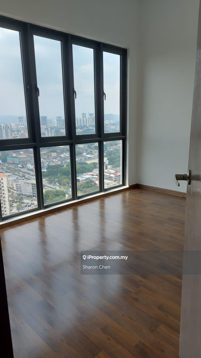 High floor virgin unit freehold city view 