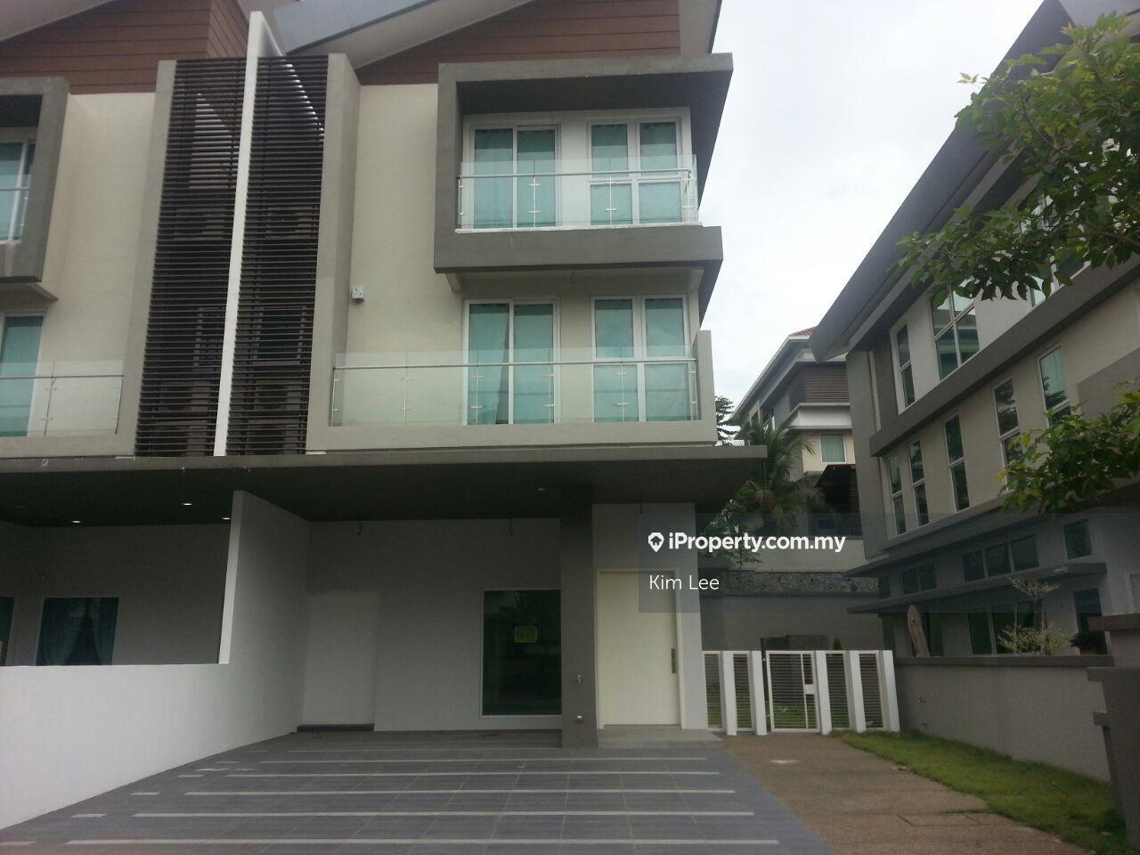 Semi-D house for Rent