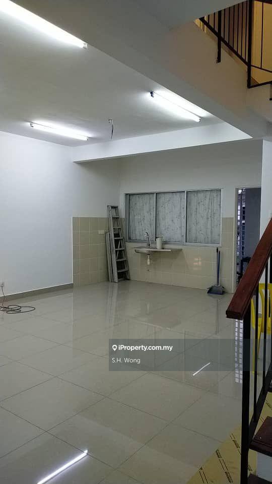 Basic unit 2 Storey terrace end lot Semenyih Parklands Beranang