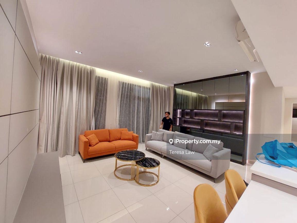 Brand new tastefully renovated move in conditions 