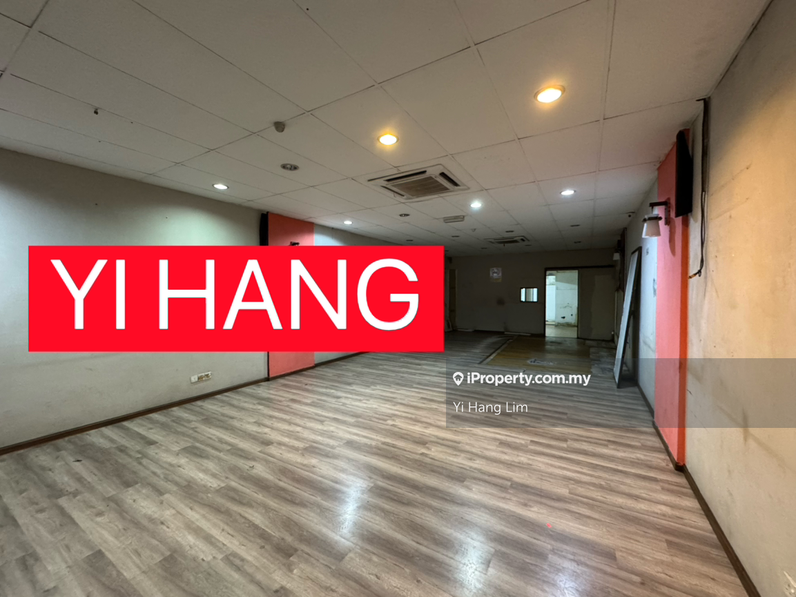 Ground floor facing mainroad shoplot at Bayan Lepas for rent