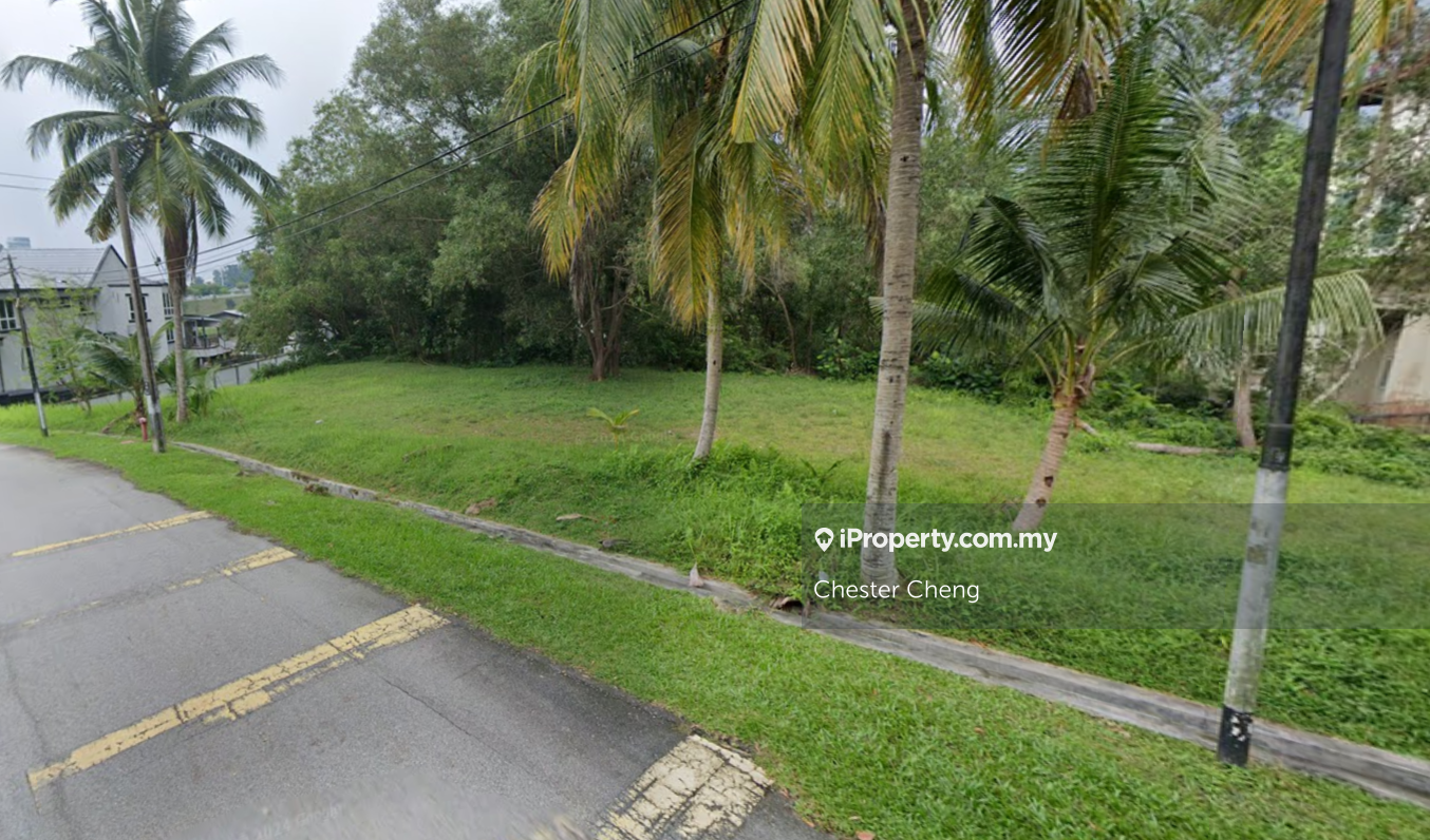Large Bungalow land at Prime Location