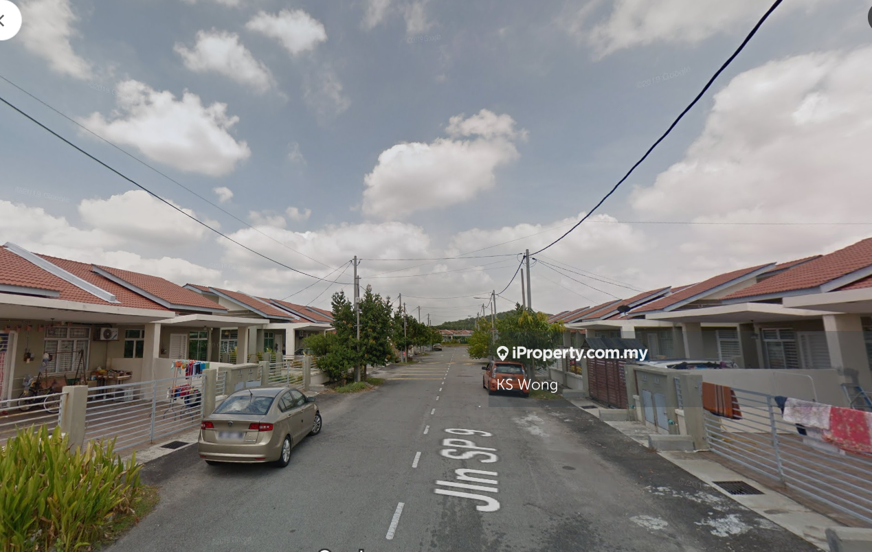 Bandar Saujana Putra Semi-D Single Storey House For Sale