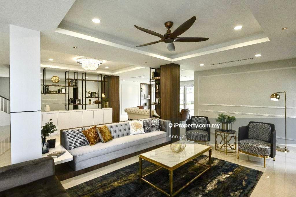 Fully Furnished- Freehold -International Lot